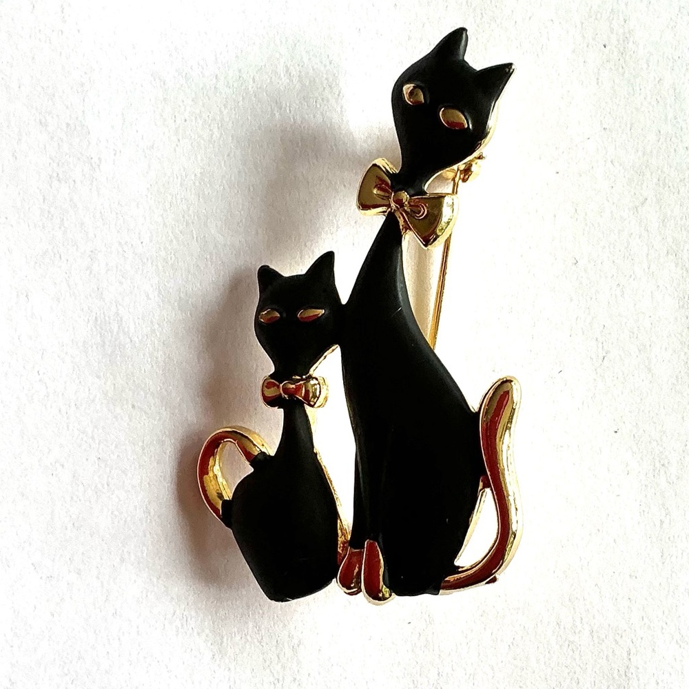 Vintage Elegant Black and Gold Cat Brooch